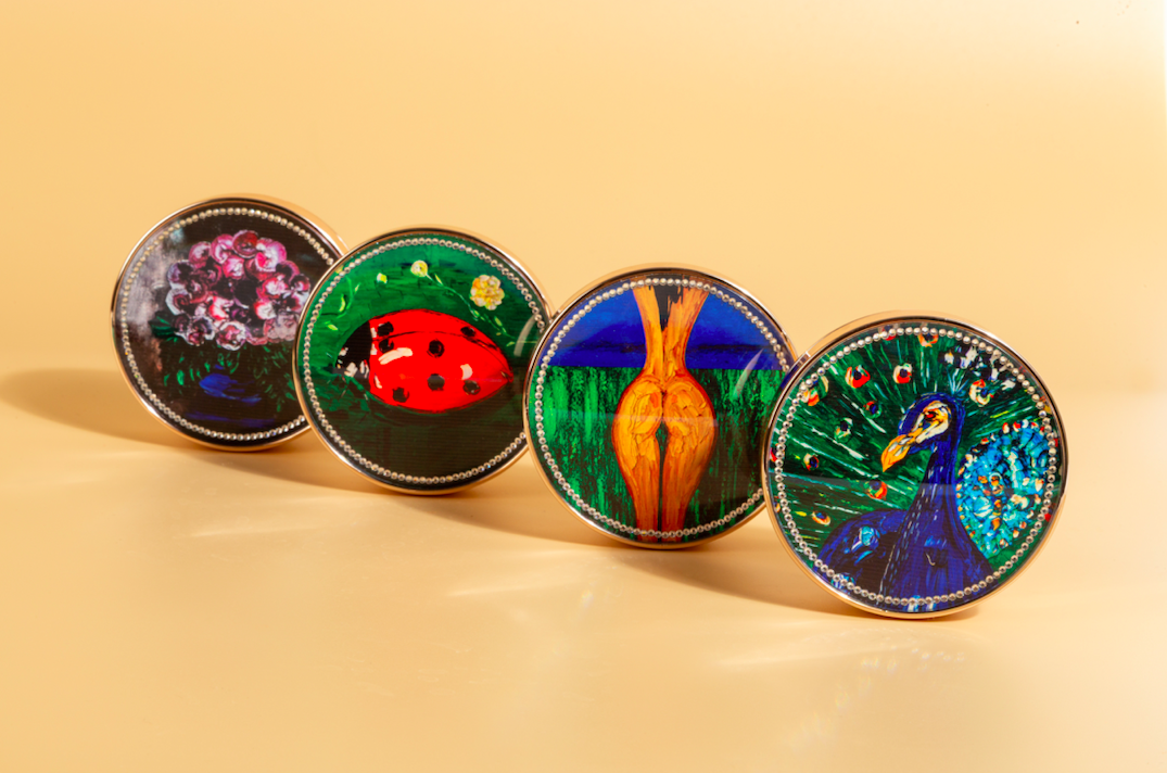 Кушоны Nanoasia с картинами Алексея Клокова: искусство, которое хочется носить на себе