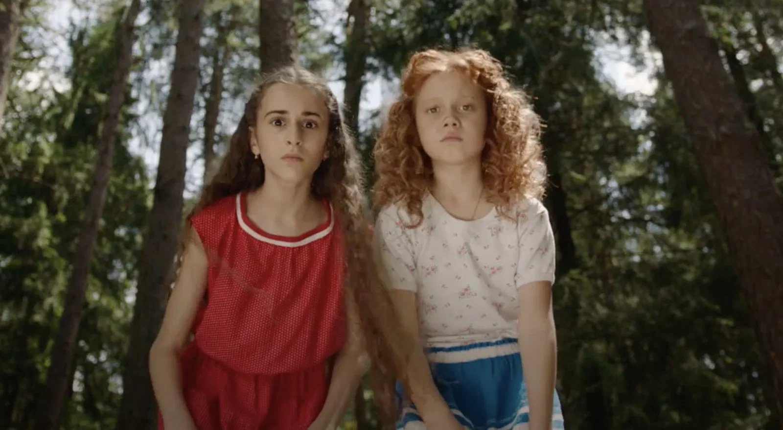 ИСТОРИЯ ОДНОГО КОСТЮМА: КАК КРАСНОЕ ПЛАТЬЕ НАРИНЭ ИЗ СЕРИАЛА «МАНЮНЯ» СТАЛО КЛЮЧОМ К ХАРАКТЕРУ ГЕРОИНИ