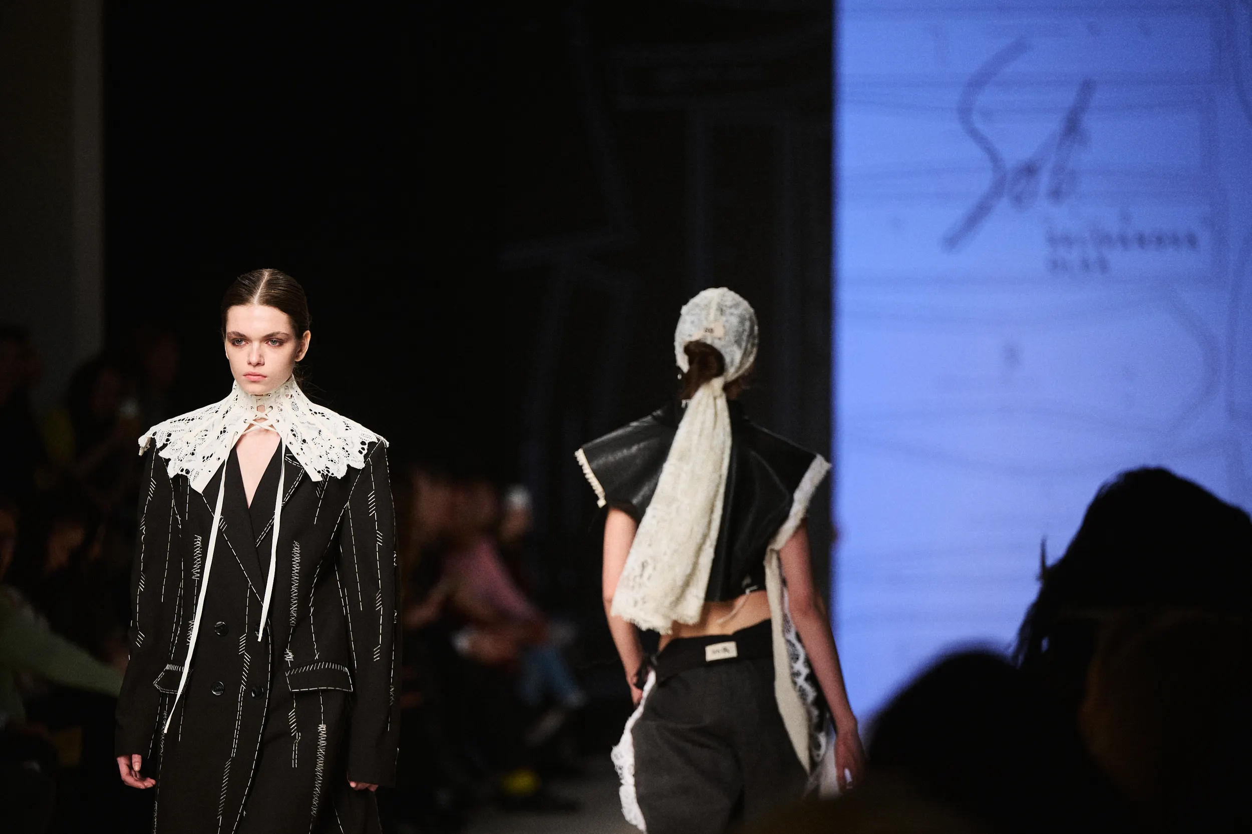 Бренд SOL Selivanova Olga представил на подиуме Московской недели моды коллекцию весна-лето 2026 “Inside Out” («Изнанка как лицо»).