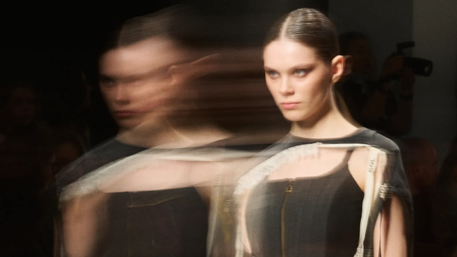 ИЗНАНКА КАК ИСТИННОЕ ЛИЦО ВЕЩИ: КАК ПРОШЕЛ ПОКАЗ SOL SELIVANOVA OLGA В РАМКАХ МОСКОВСКОЙ НЕДЕЛИ МОДЫ