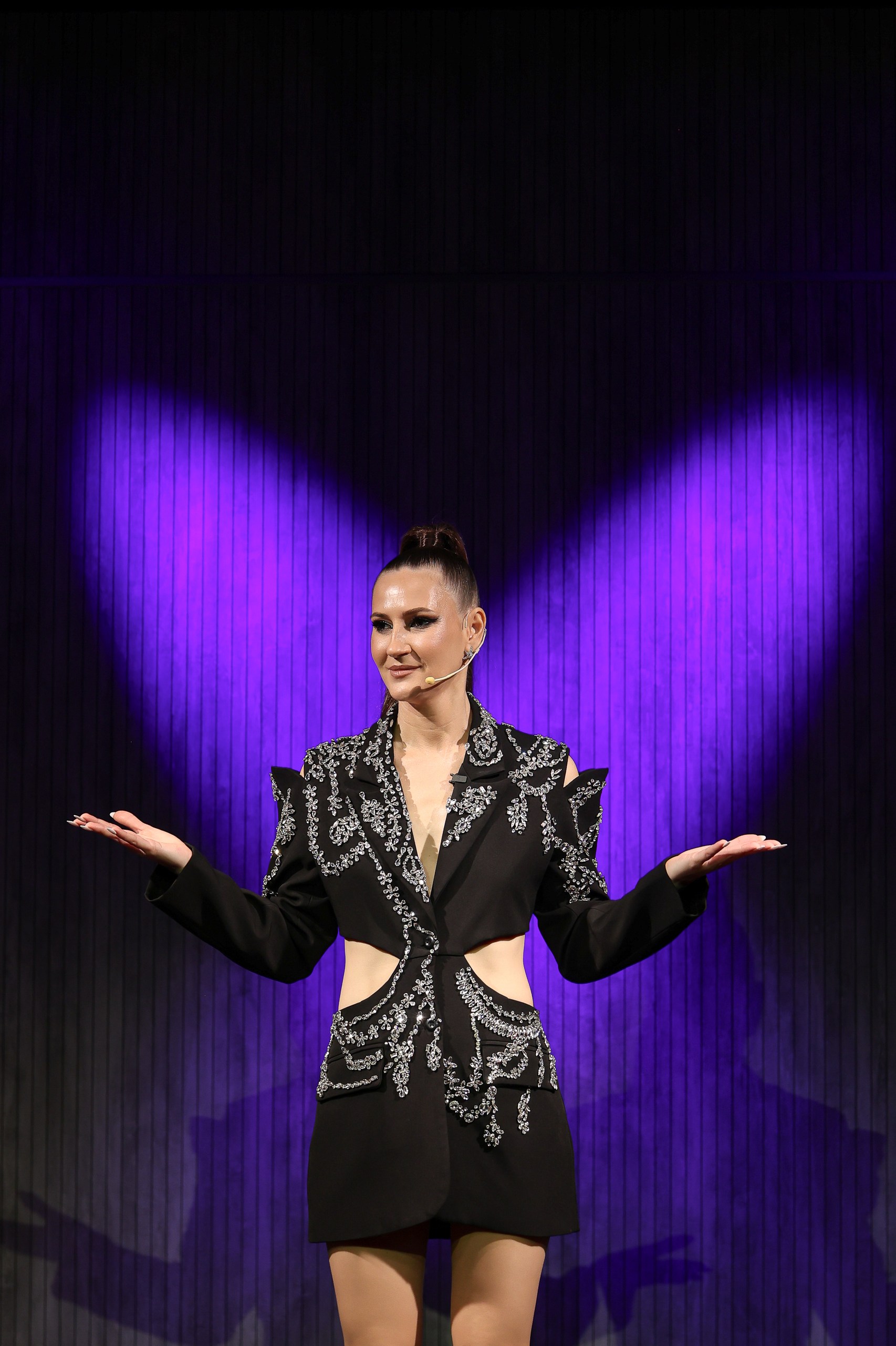 Третий сезон шоу "Точка перемен", ведущая шоу "Точка перемен" Вероника Дурман