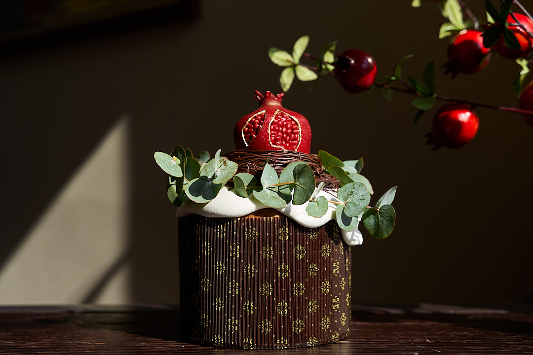 Гранатовый кулич в ресторане Levantine