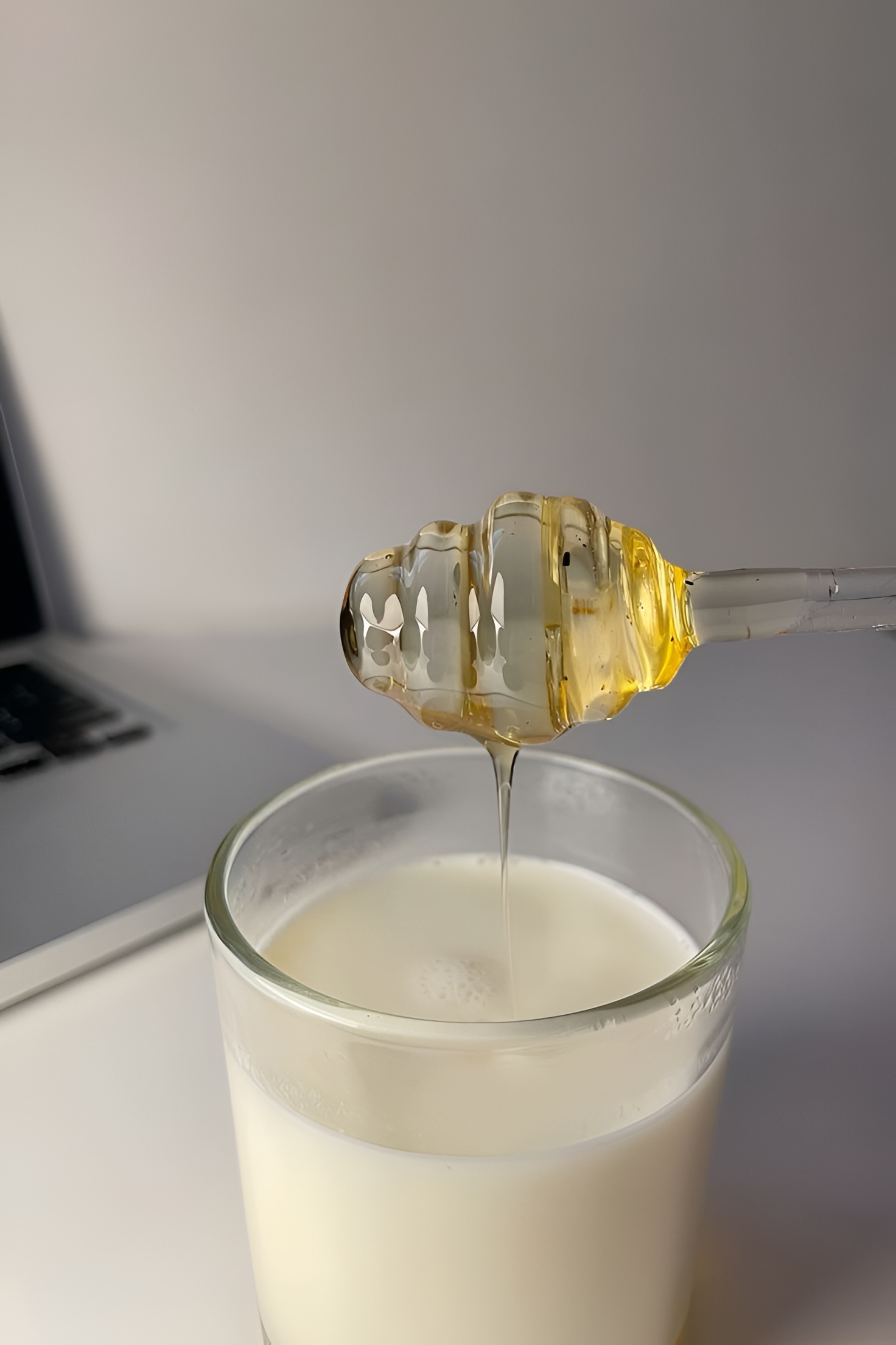 молоко с медом для сна, продукты для сна, что съесть от бессонницы