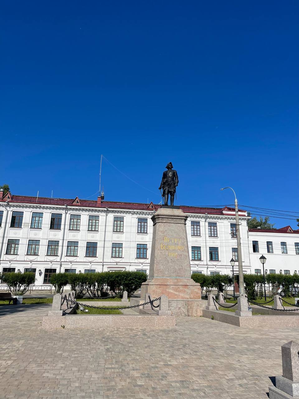 Увидеть памятник Петру I с пятисотрублевой купюры в Архангельске
