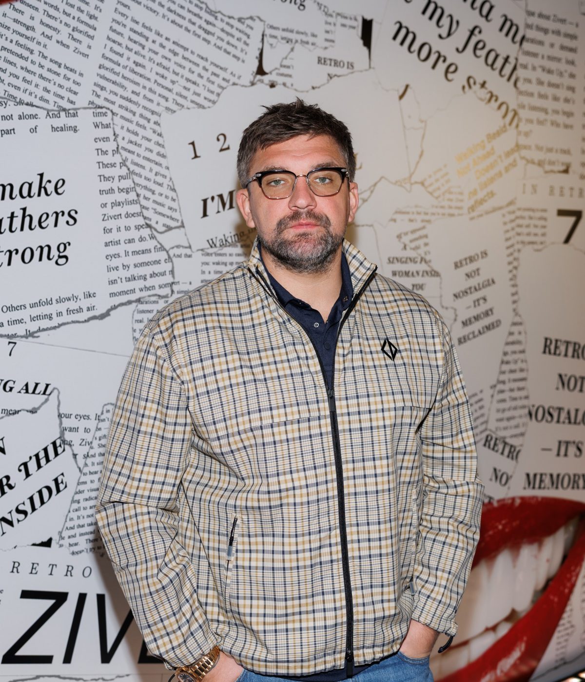 Баста Закрытый предпремьерный показ видеоверсии первого стадионного шоу Zivert «Где-то в Ретро»