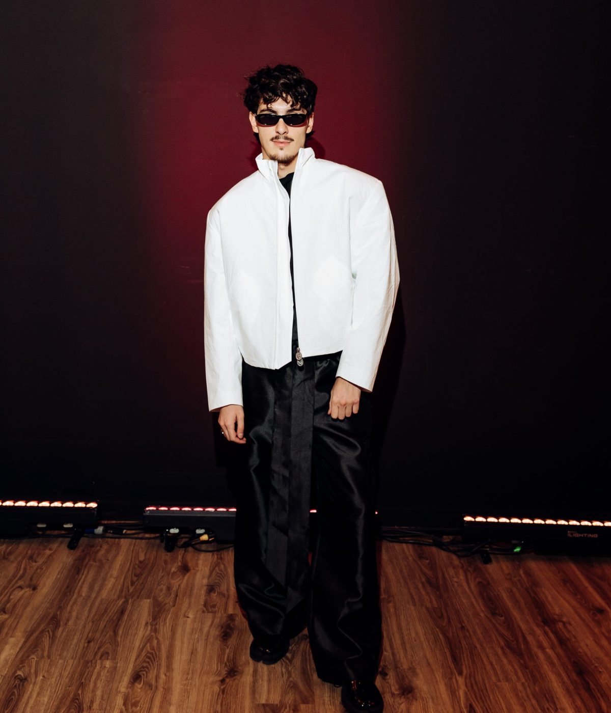 Никита Никитин Закрытый предпремьерный показ видеоверсии первого стадионного шоу Zivert «Где-то в Ретро»