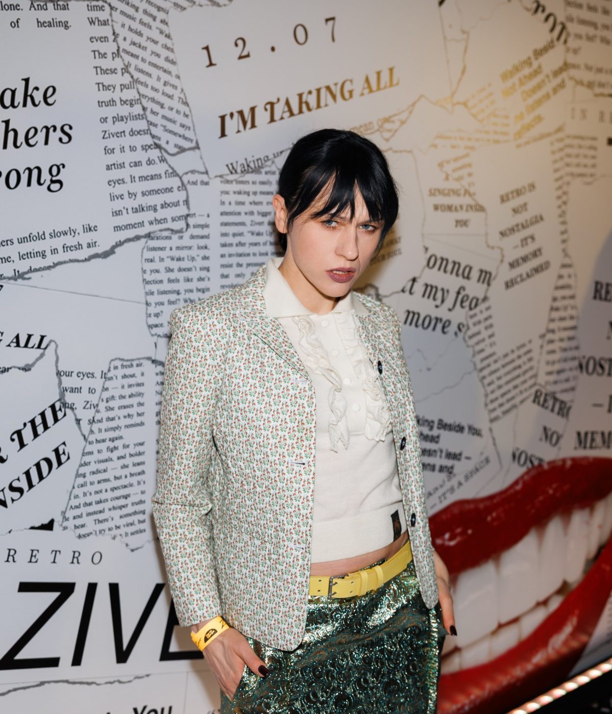 Катя IOWA Закрытый предпремьерный показ видеоверсии первого стадионного шоу Zivert «Где-то в Ретро»