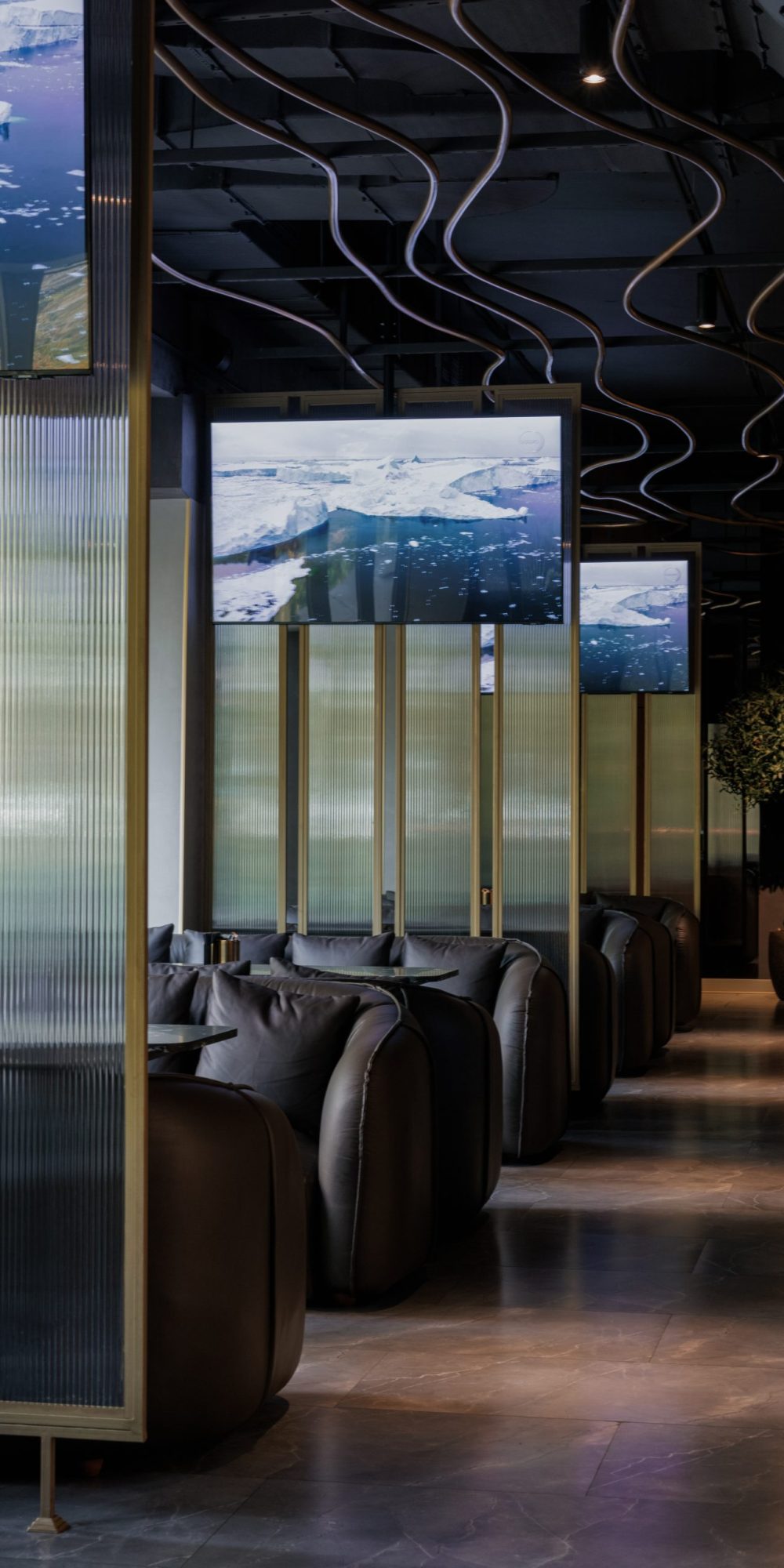 пресс-служба 8 марта, Hide Lounge