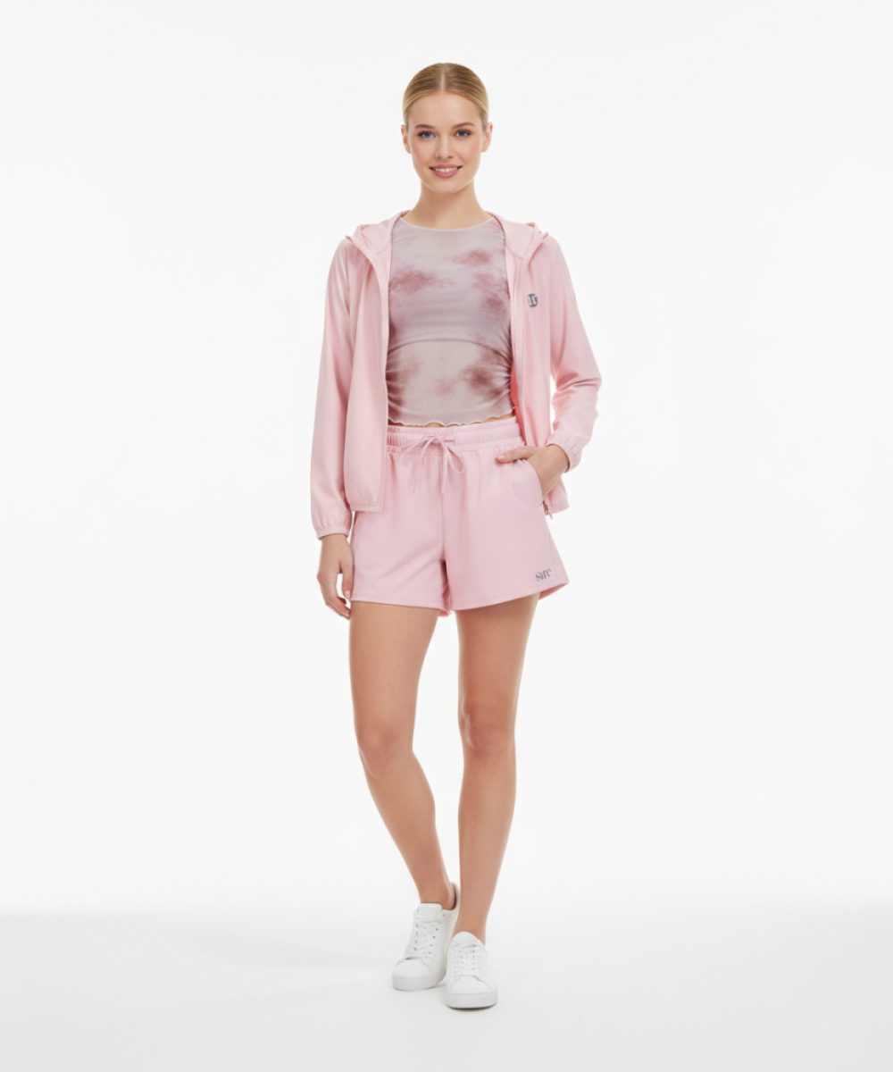 Вещи из новой коллекции бренда спортивной одежды SURE