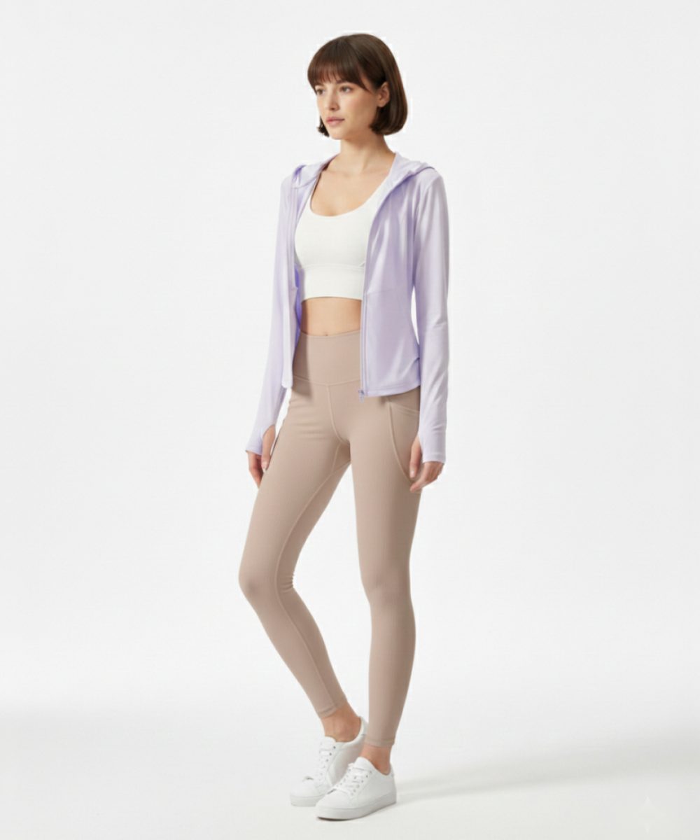 Вещи из новой коллекции бренда спортивной одежды SURE