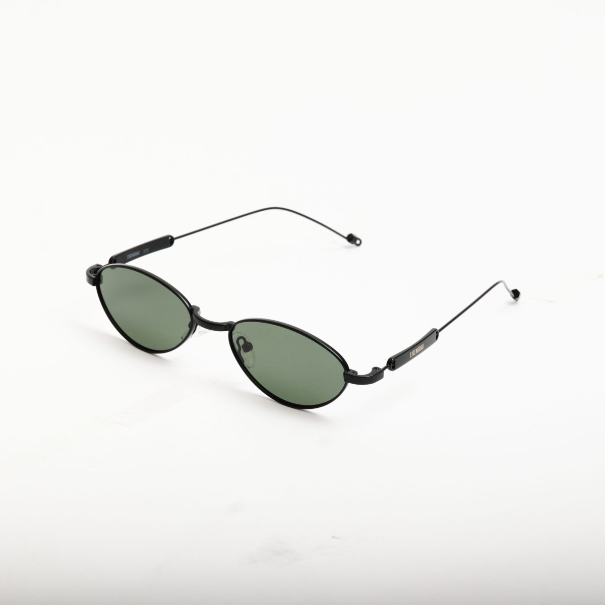 Очки из коллекции весна-лето 2026 берлинского бренда EIGENGRAU