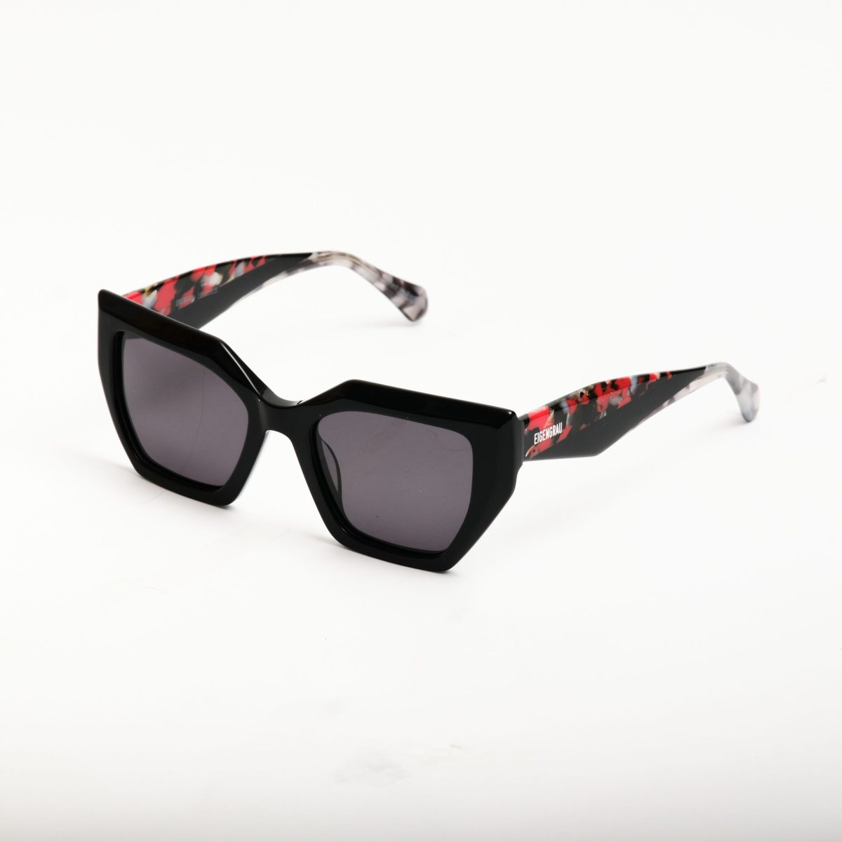 Очки из коллекции весна-лето 2026 берлинского бренда EIGENGRAU