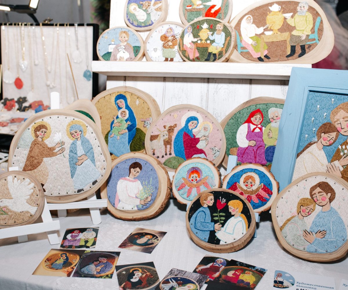 18–19 апреля в Москве прошла выставка-арт-лекторий «Розы-Березы»