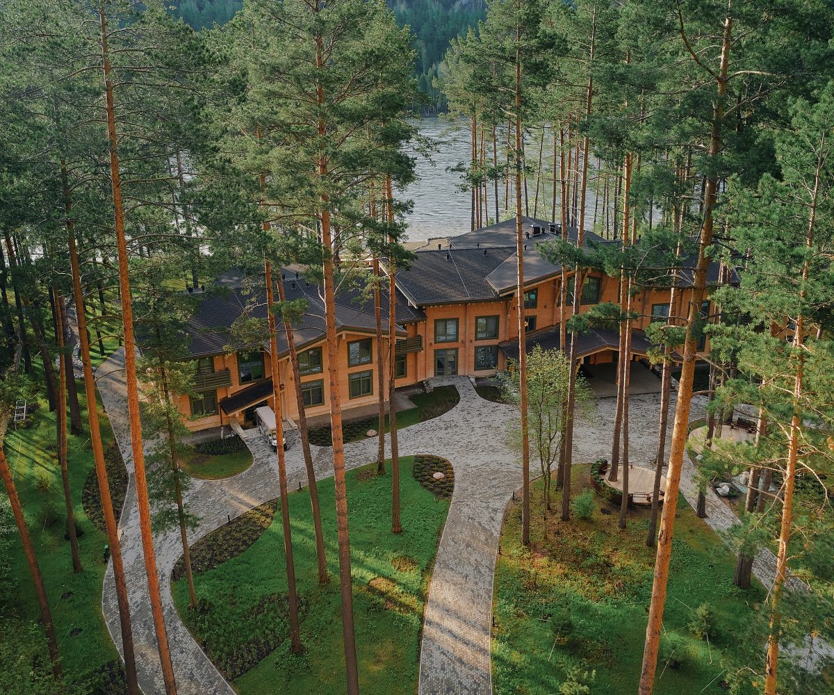 Семейный SPA-курорт Grand Chalet Altay 5*