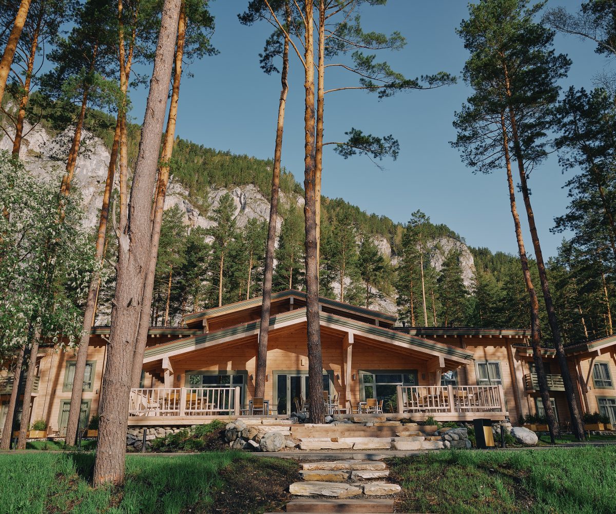 Семейный SPA-курорт Grand Chalet Altay 5*
