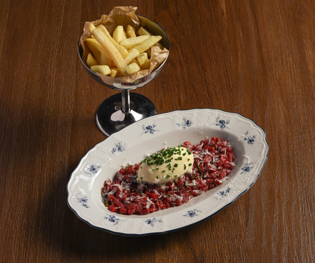 Попробовать несколько позиций из нового меню от бренд-шефа Reina Bistro Лавинии Росси
